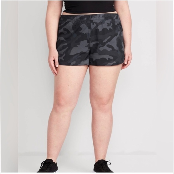 Old Navy 2X Stretch Tech Black Camo Athletic Shorts - Picture 4 of 11